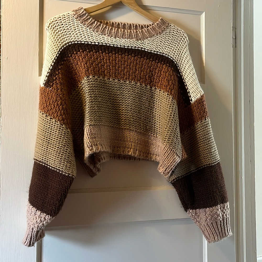 Large altar’d state chunky sweater cropped